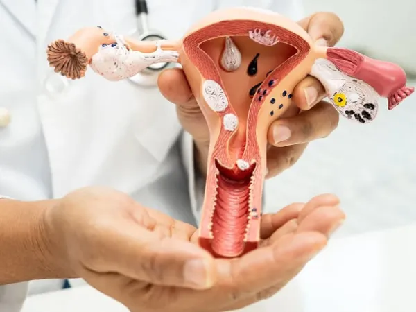 Khí hư bất thường: Khi nào là dấu hiệu cần đi khám phụ khoa?